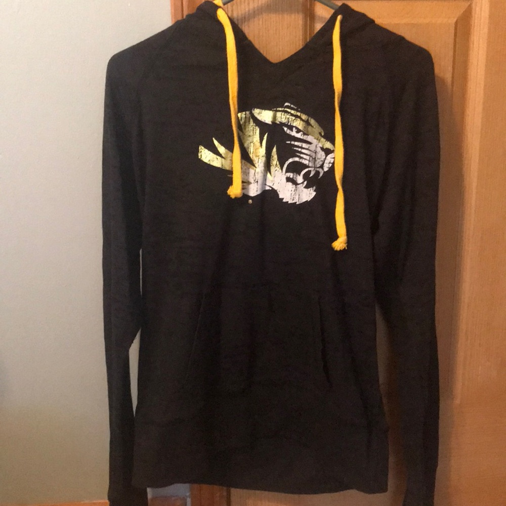 Black Mizzou long sleeve lightweight hoodie size L